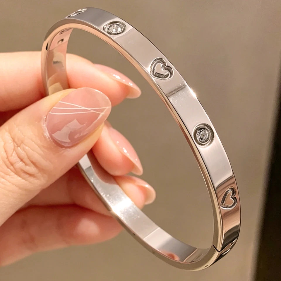 Aila Heart Bracelet Set product view 16
