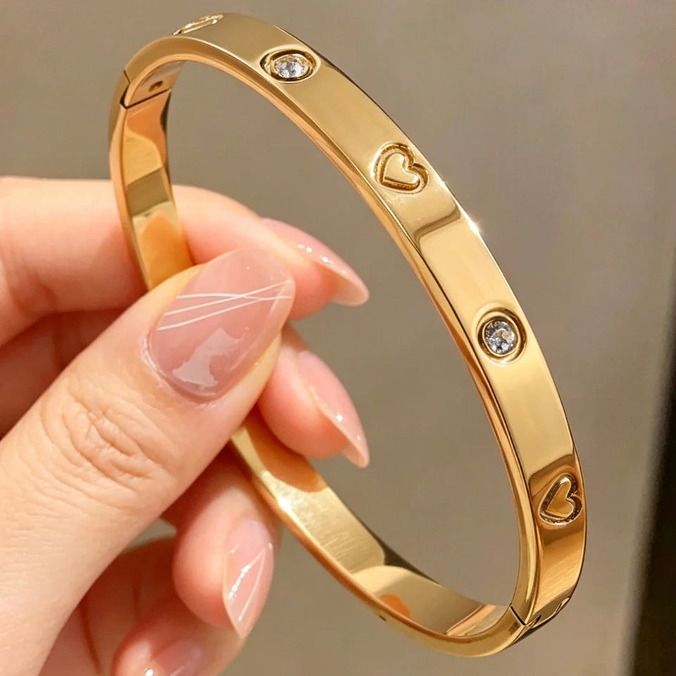 Aila Heart Bracelet Set product view 25